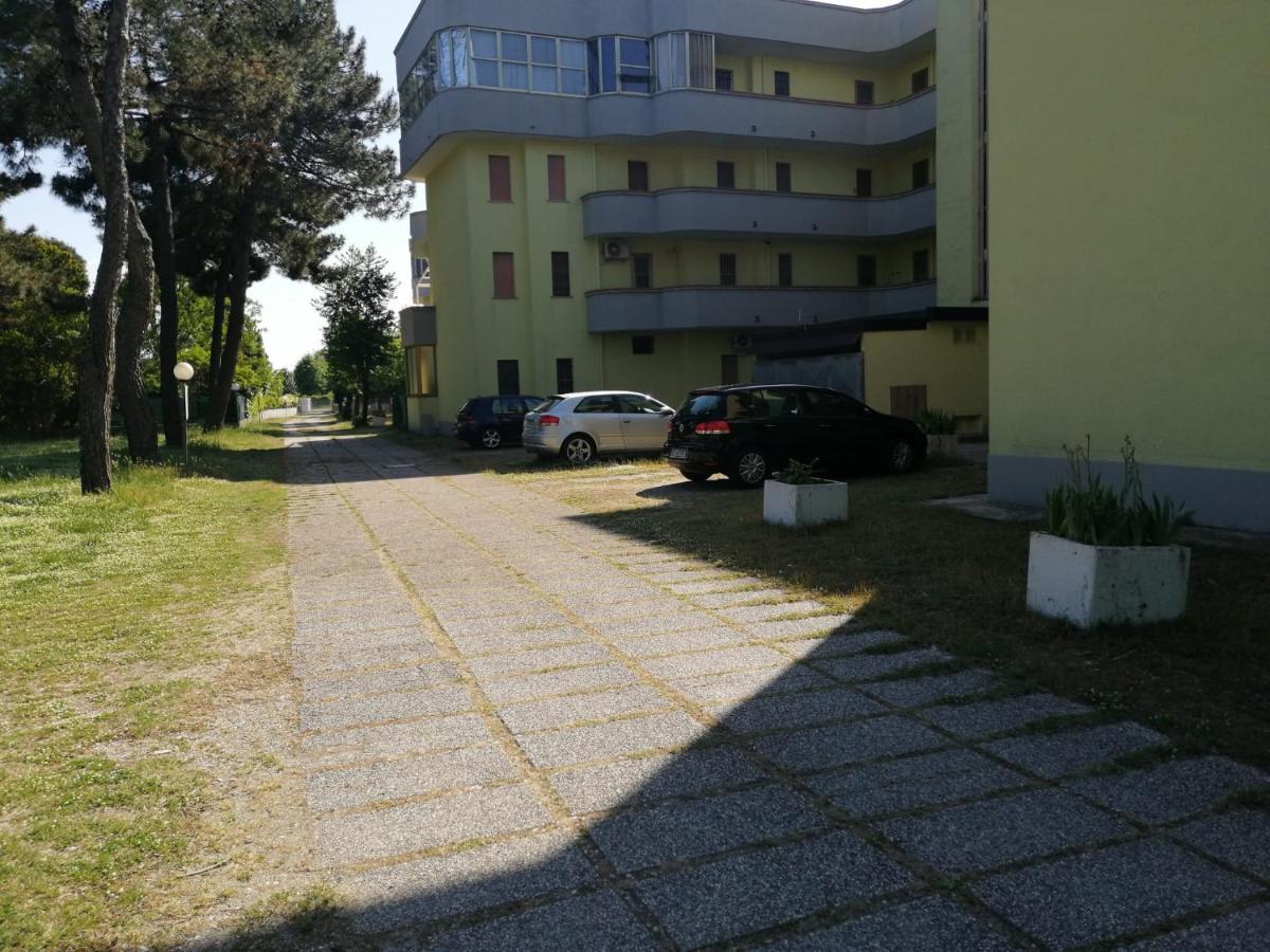 La Dolce Vita - Apartment With Shared Pool And Large Terrace Lido delle Nazioni Extérieur photo