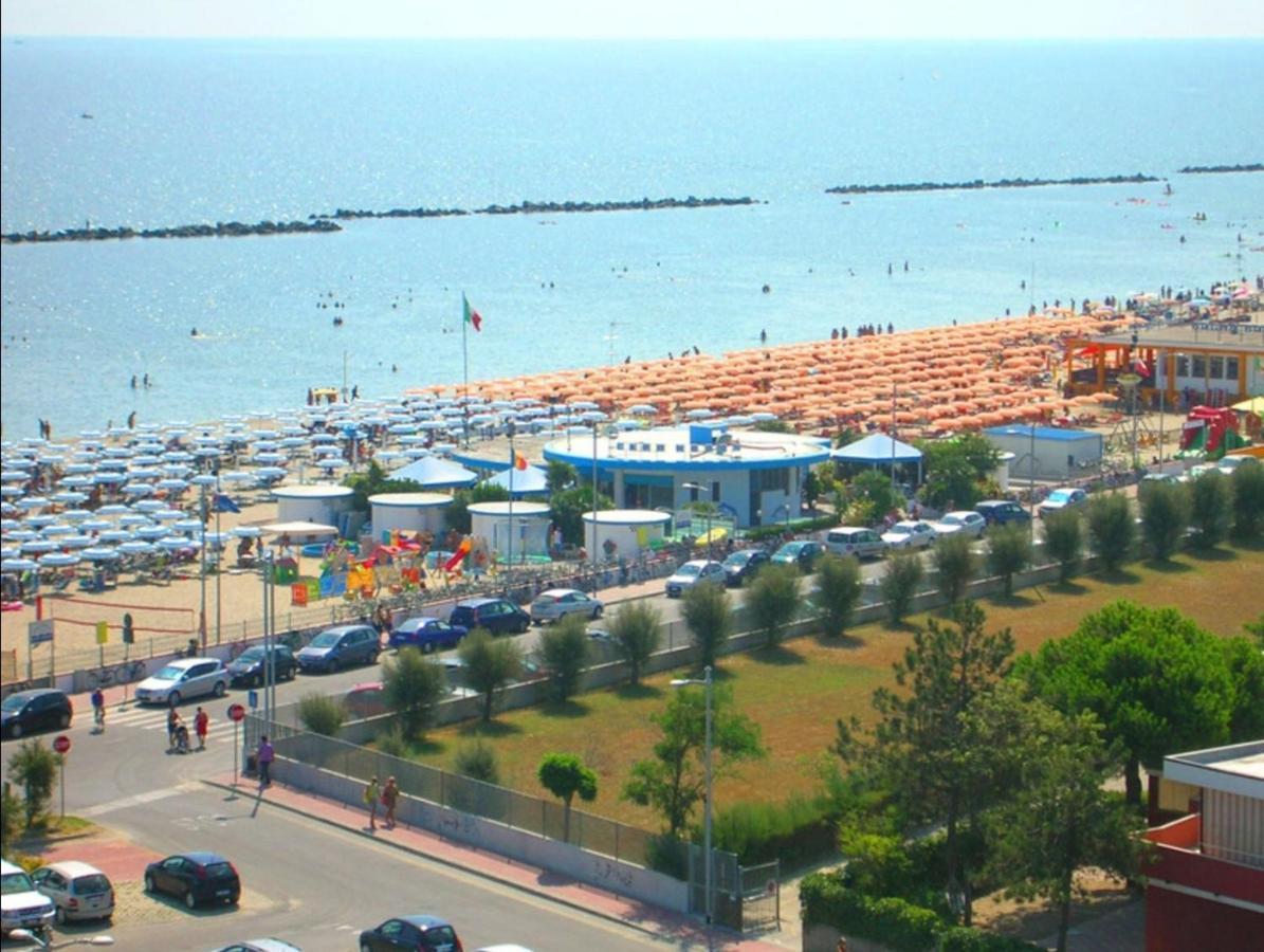La Dolce Vita - Apartment With Shared Pool And Large Terrace Lido delle Nazioni Extérieur photo