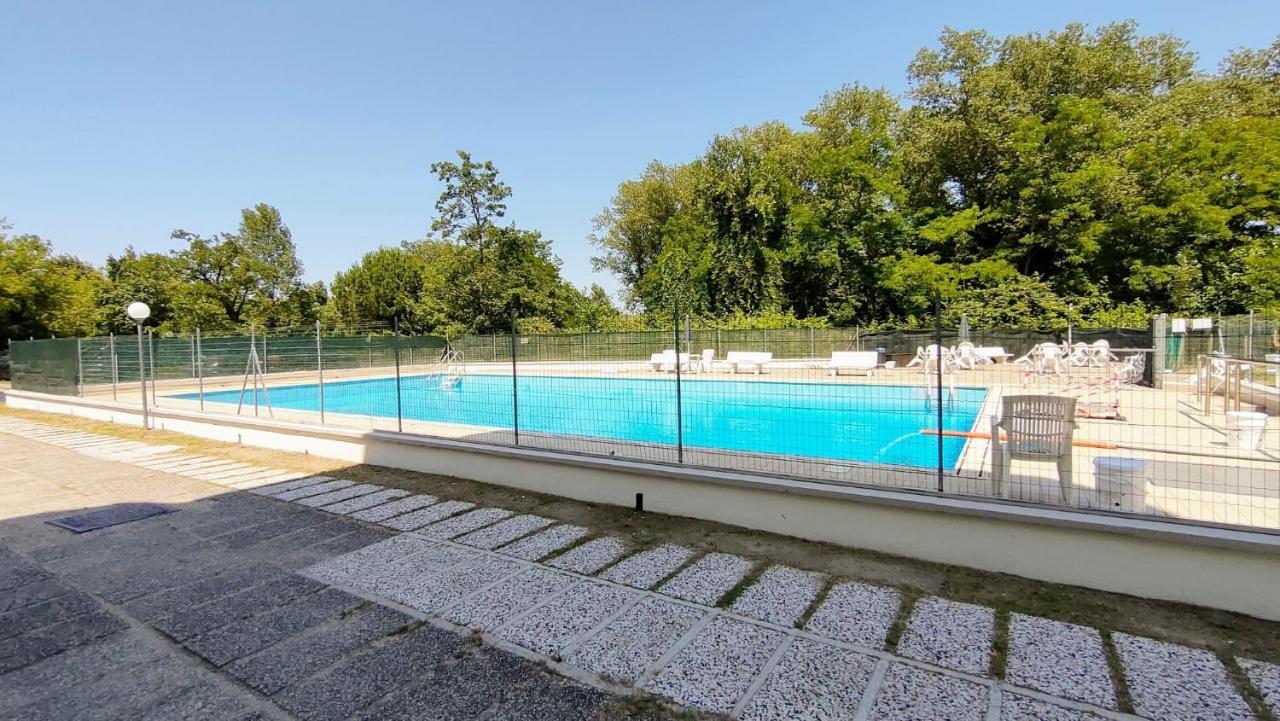 La Dolce Vita - Apartment With Shared Pool And Large Terrace Lido delle Nazioni Extérieur photo