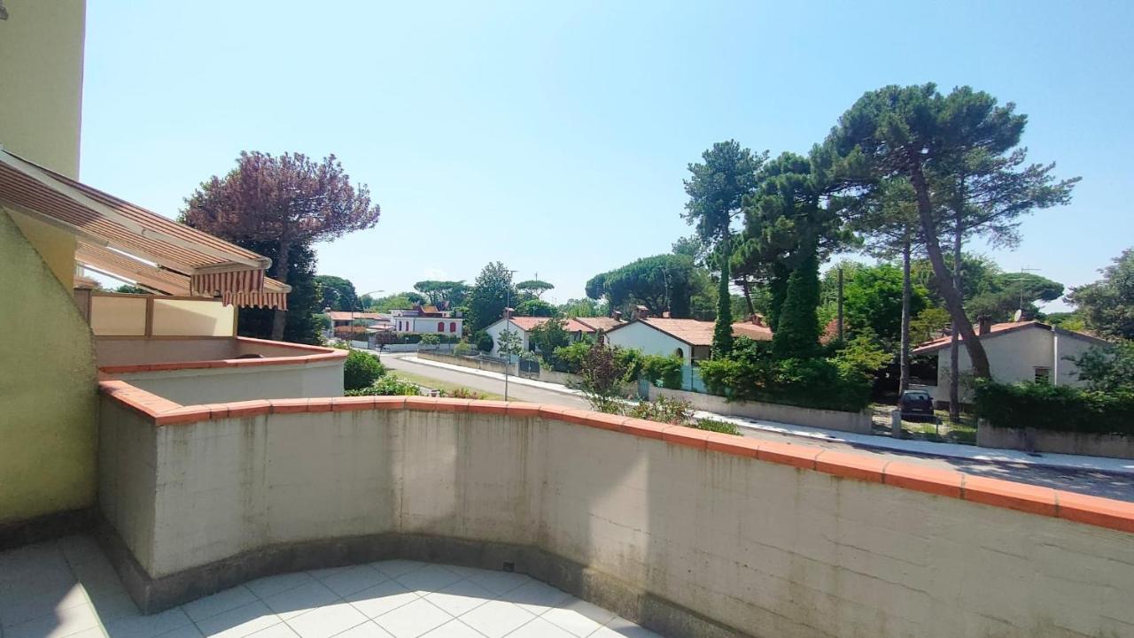 La Dolce Vita - Apartment With Shared Pool And Large Terrace Lido delle Nazioni Extérieur photo